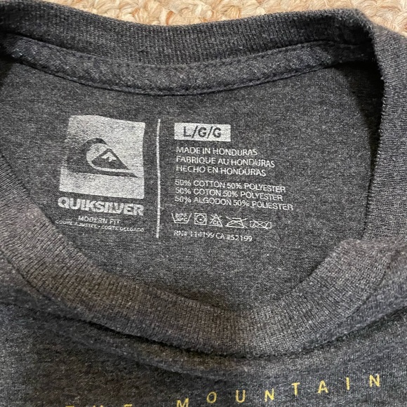 Quick Silver Screen print t shirt - Picture 3 of 3